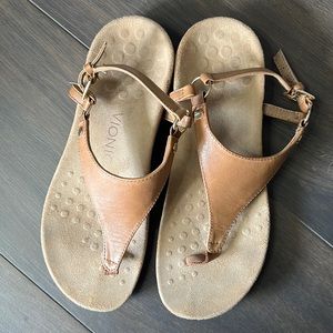 Size 7 leather Vionic “kirra”